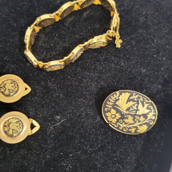 Spanish Damascene Set From Toledo Gold tone and Black - Picture 2 of 5